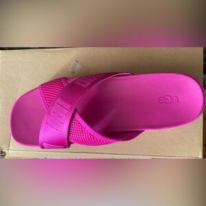 UGG slides new w box size 8
